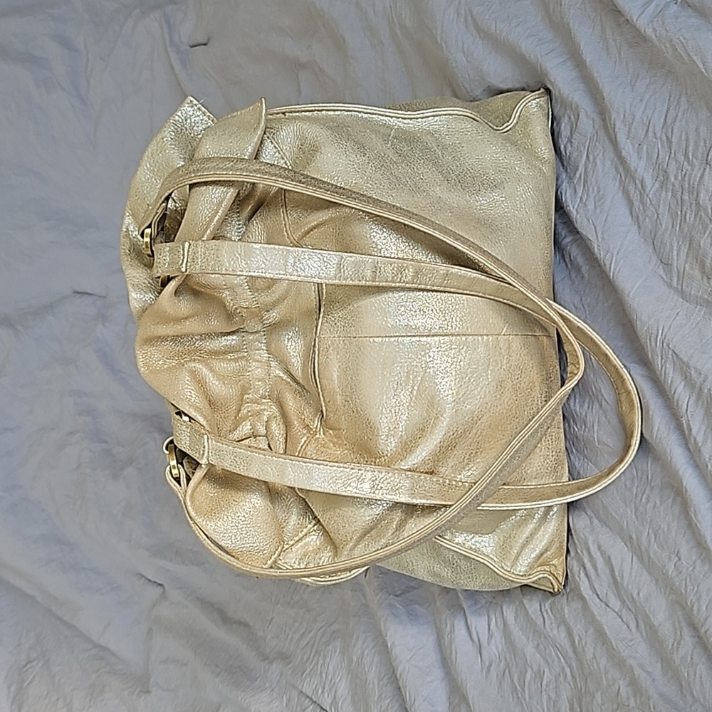 HOBO International Caliber in pearled silver metallic leather - Picture 4 of 16